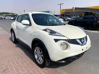 Nissan juke 2015 white color GCC calen car