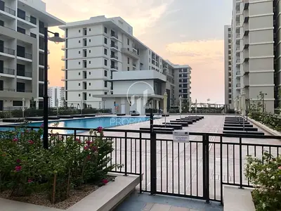 Spacious 1 Br Resale | Pool View | Rented