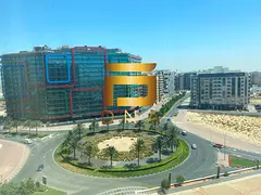 Shell And Core Bright Unit With Pantry And Washroom