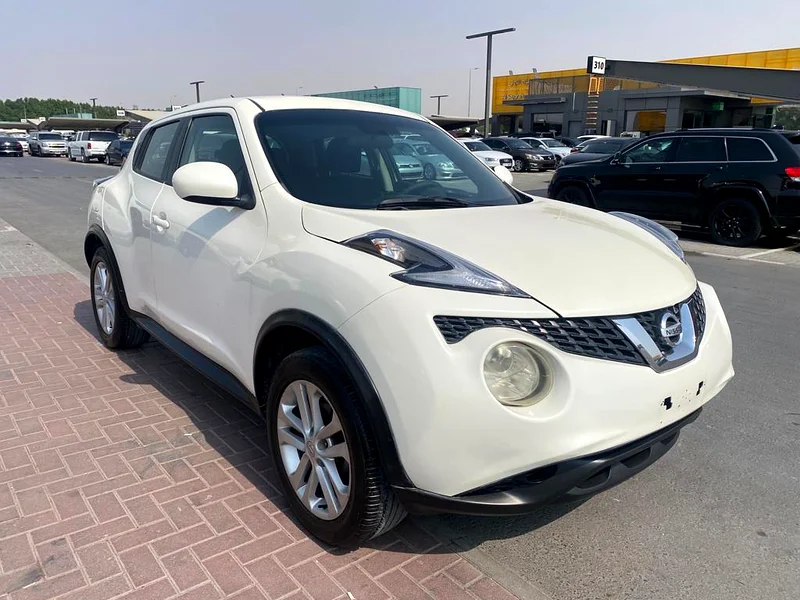 Nissan juke 2015 white color GCC calen car63167092396035111