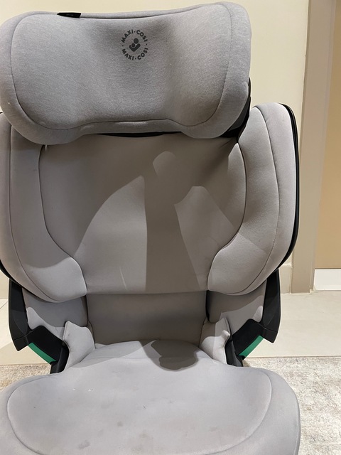 Rent Maxi-Cosi Rodifix AirProtect Booster – Isofix