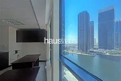 Corner Unit | Close To Metro | Stunning Lake Views