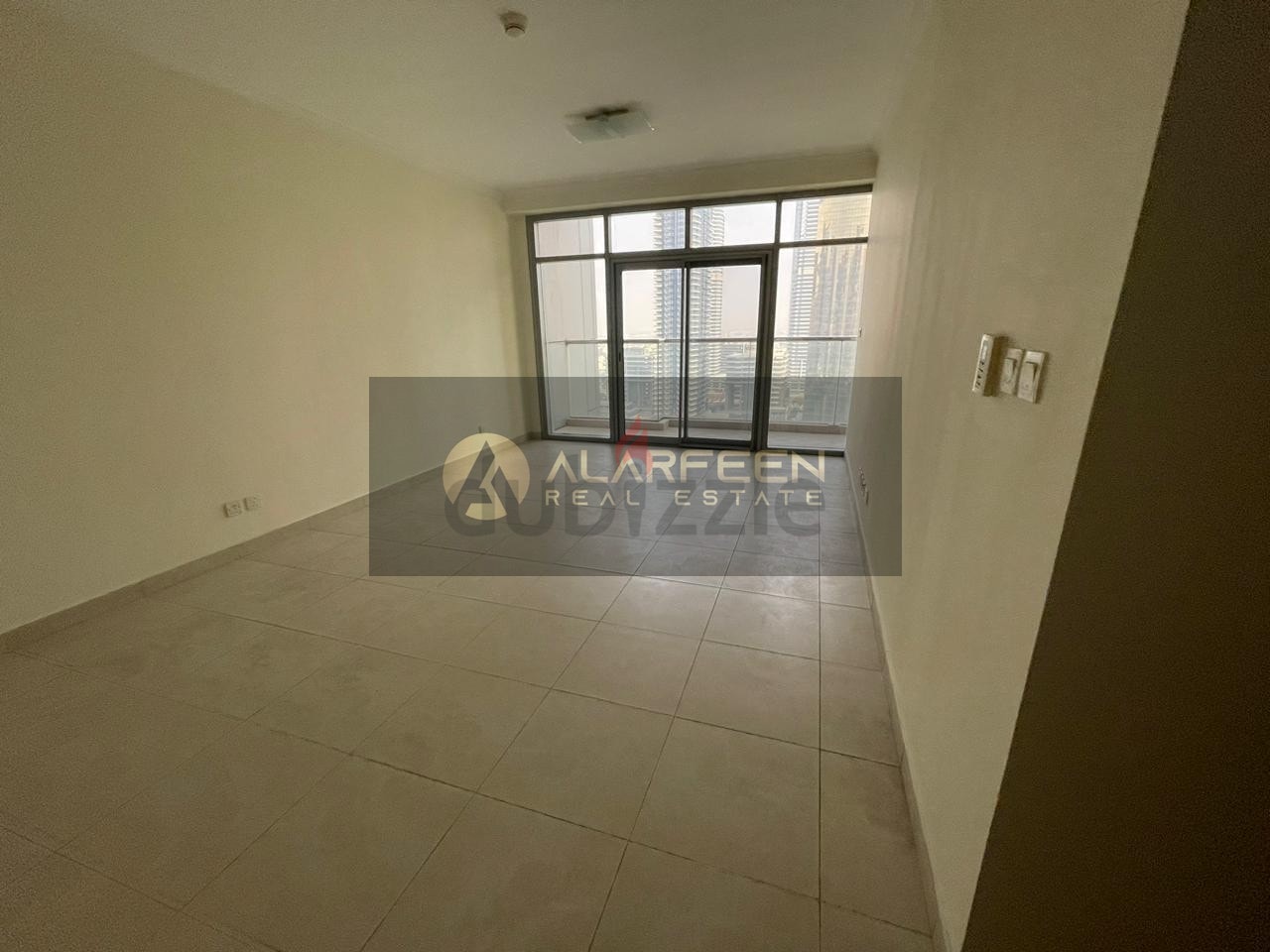 3bedroom | Unfurnished | Close To Metro