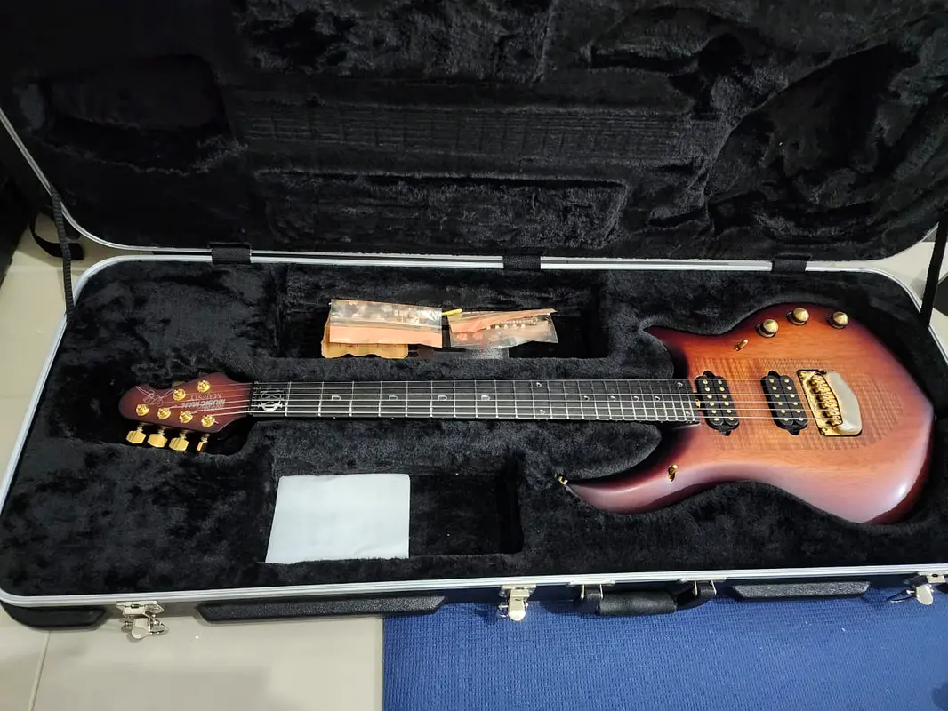 Price reduced!!!!! Musicman Majesty exclusive guitar
