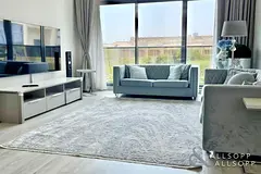 Luxurious | Upgraded | 2 Bed I 1407 Sqft