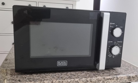 Black & Decker 20 Liter Microwave Oven MZ2020P-B5