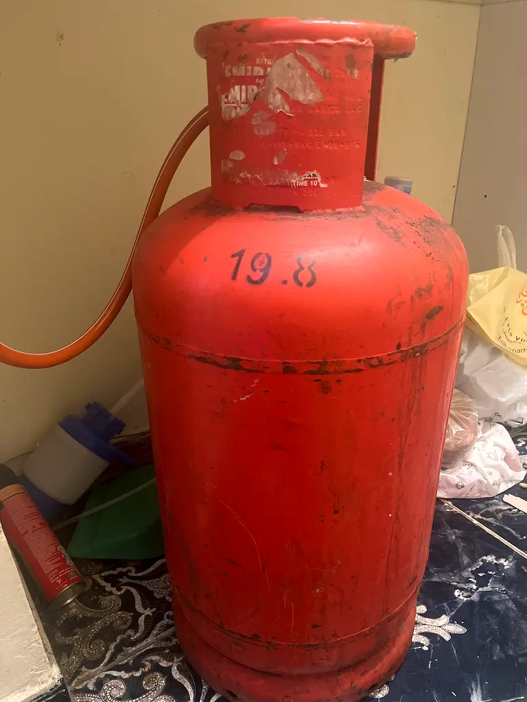 Gas cylinder with stove