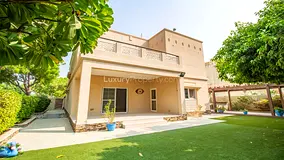 Corner Plot | Single Row | Landscaped Garden