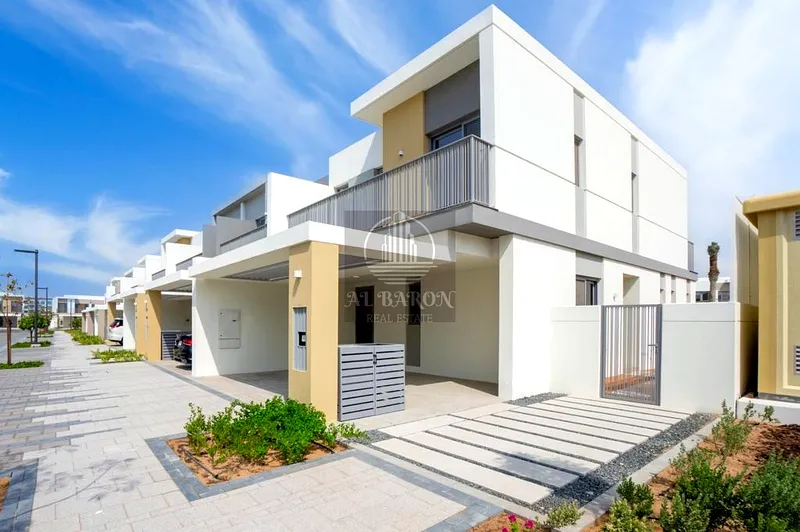 Villa/House for Sale POOL VIEW GENUINE RESALE SPACIOUS PRIME