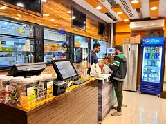 Running Restaurant For Sale In Prime Location Of Dubai ,hor Al Anzeast.