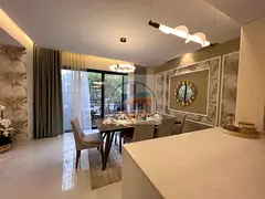 5 Br Luxury Villa With Large Balconies