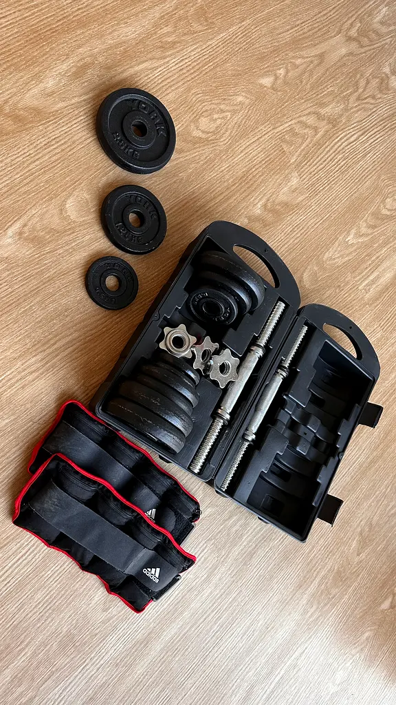 Dumbbell set and ankle weights