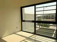 Specious Townhouse L 3 Br + Maid L R2-mb Layout