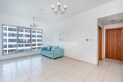 Lovely 1 Br | Vacant | Skycourts