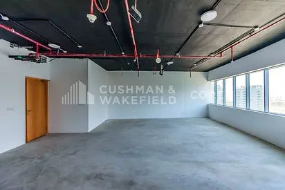 On Mid Floor | Ded License | Cat A Fitted