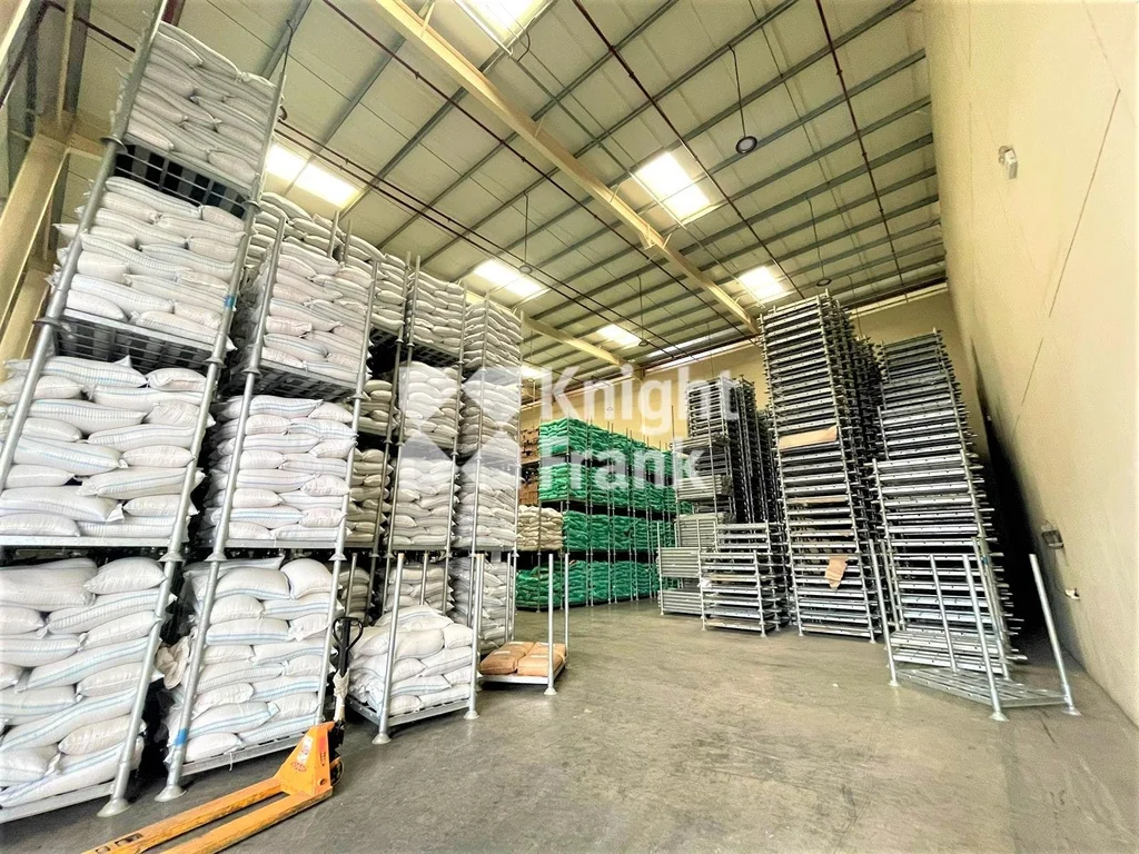 Fully Interlocked Yard | Temperature-controlled Warehouse