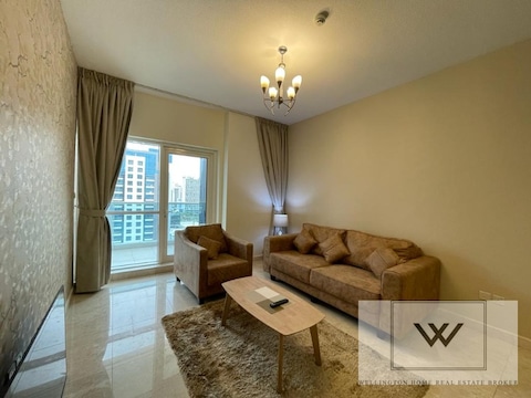 Live In 2br+maids With Burj Khalifa And Canal View