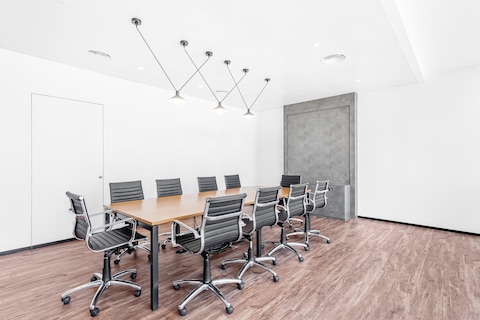 Move Into Ready-to-use Open Plan Office Space For 10 Persons In Boulevard Tower 0