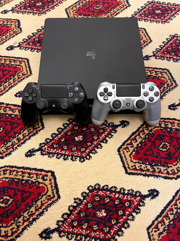 PlayStation 4 slim