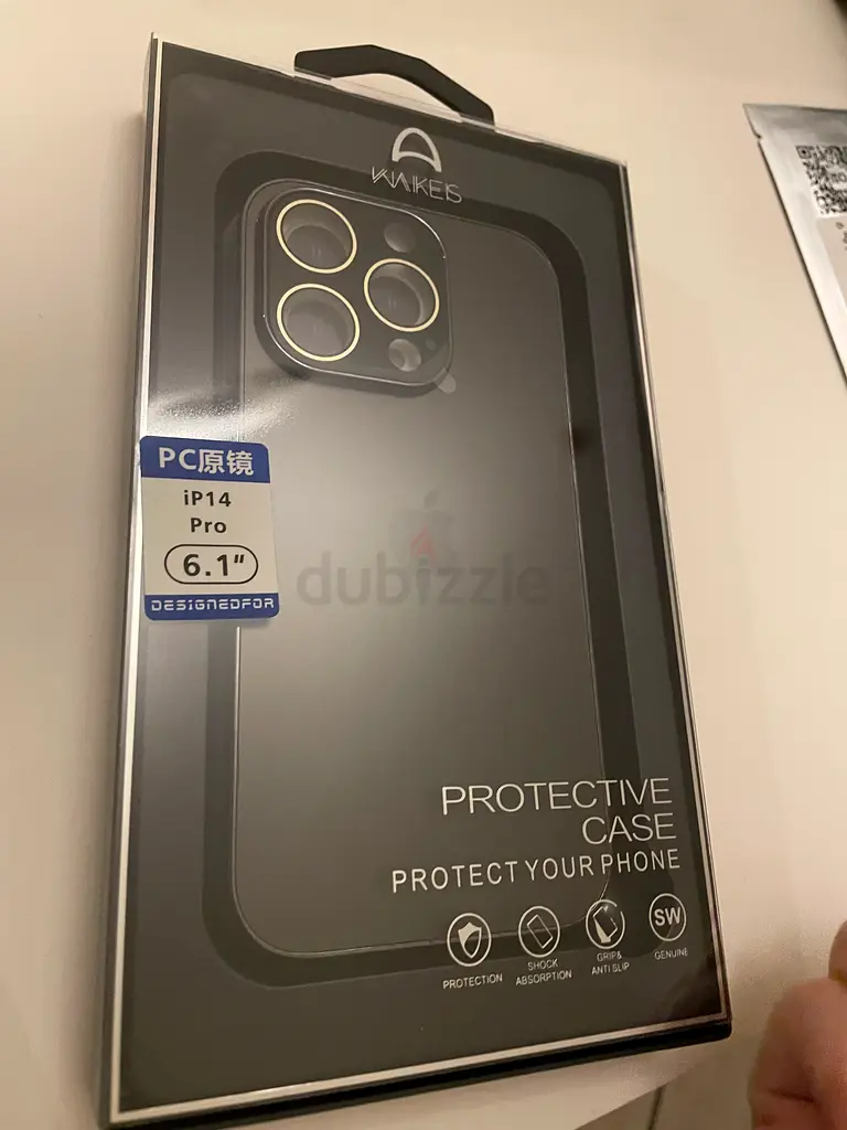 iPhone 14 pro case and screen protector