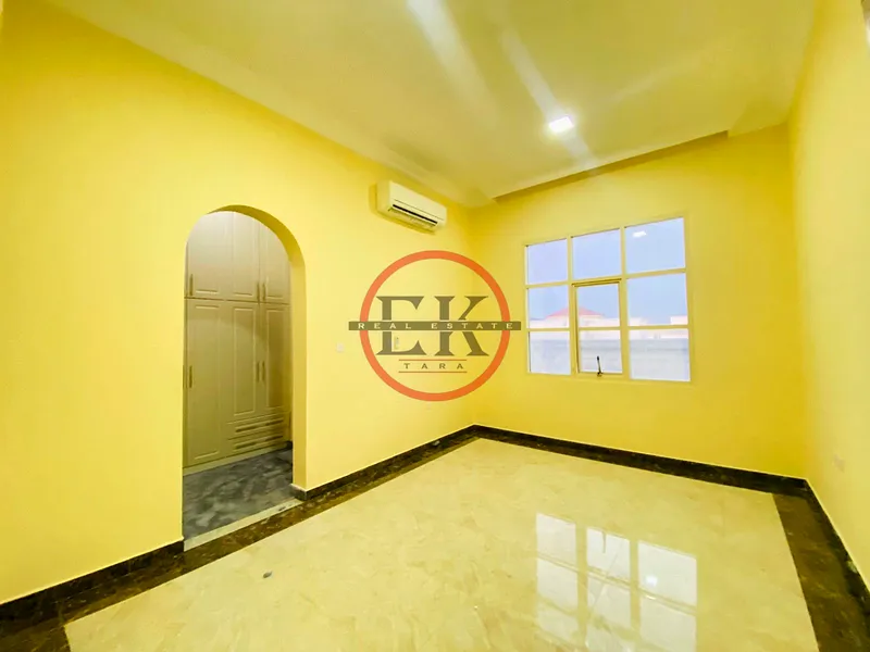 Apartment/Flat Luxurious Apartment Second Floor with Elevator