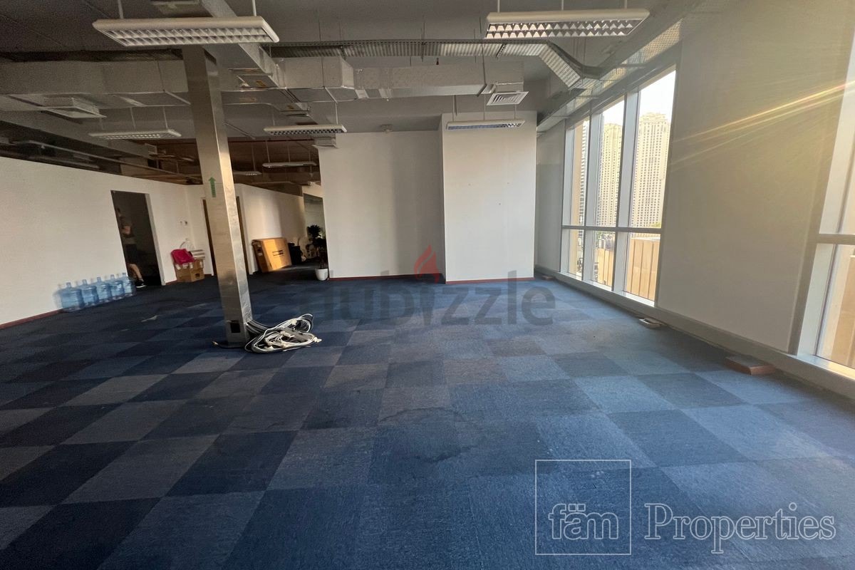 Prime Location I Vacant Office I Fitted