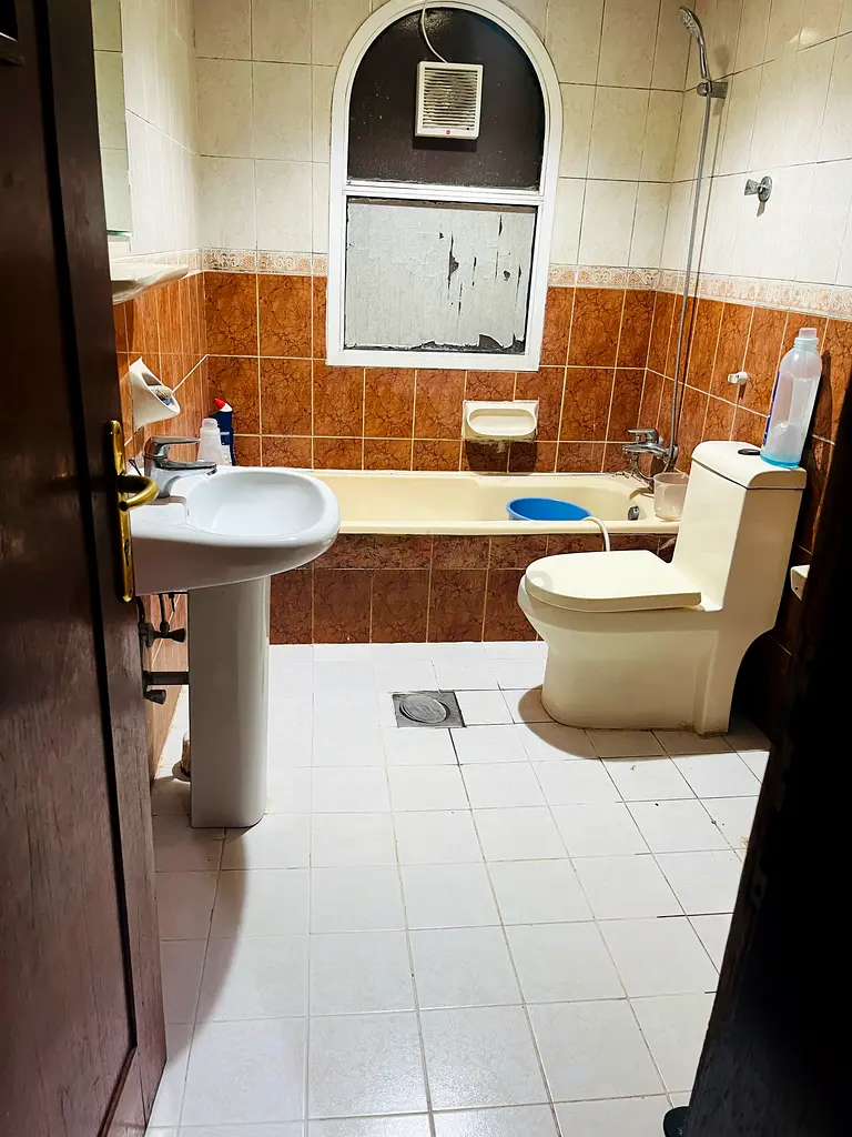 Apartment/Flat for Rent Family sharing All