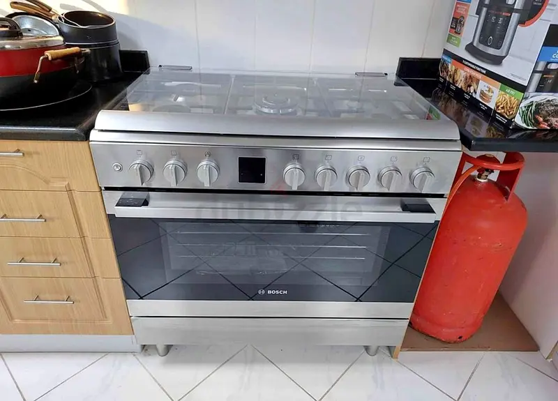 Bosch full Gas cooker 90cm with fan in very excellent condition perfect