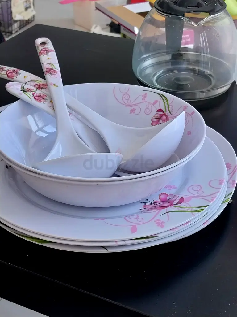 Dinner Crockery at sale