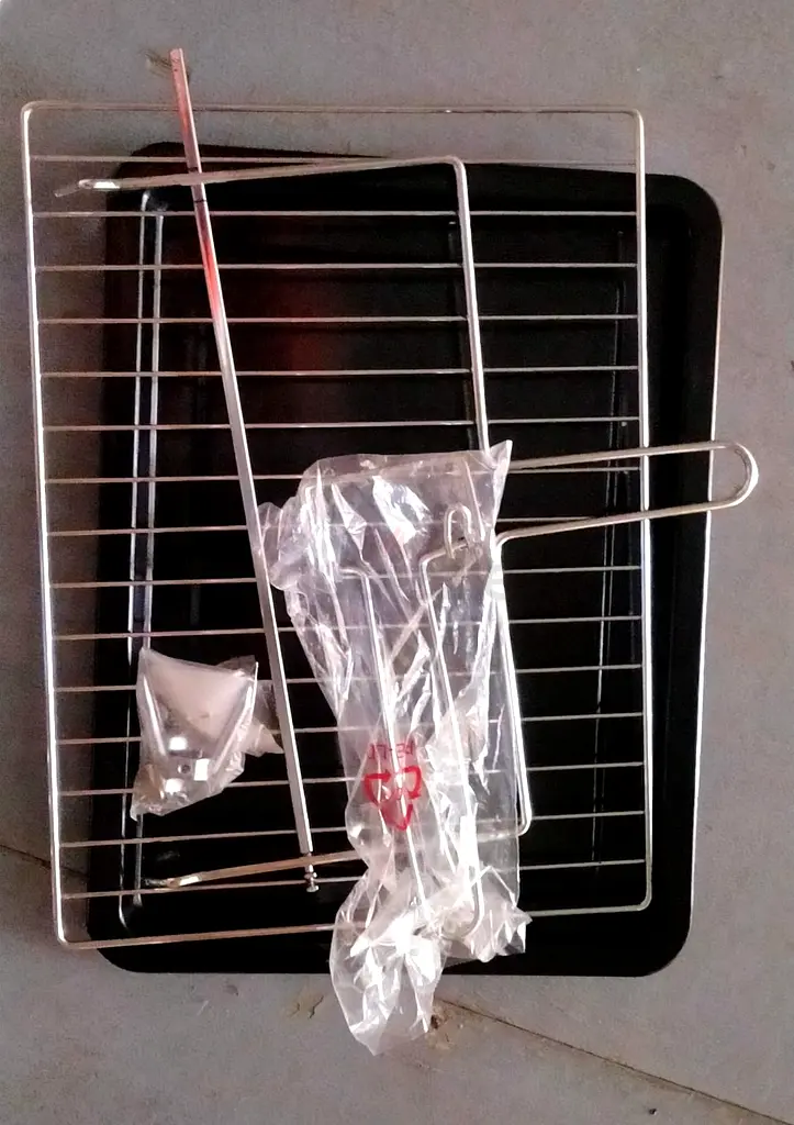 Toaster own black and decker model number TRO45RDG