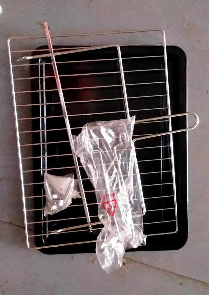 Toaster own black and decker model number TRO45RDG