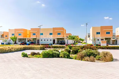 Mid Unit | Now Vacant | Ready To Move In