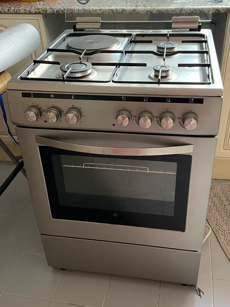 HOOVER Cooking Range 3 Gas Burners 1 Electric Stove + Electric Oven