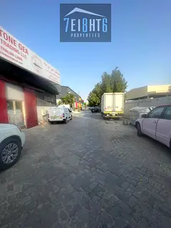 Warehouse: 2,200-3,600 Sq Ft For Rent In Al Quoz 1