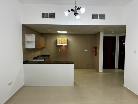 1 Bhk Apartment For Rent In City Tower | Free Ac Key Features