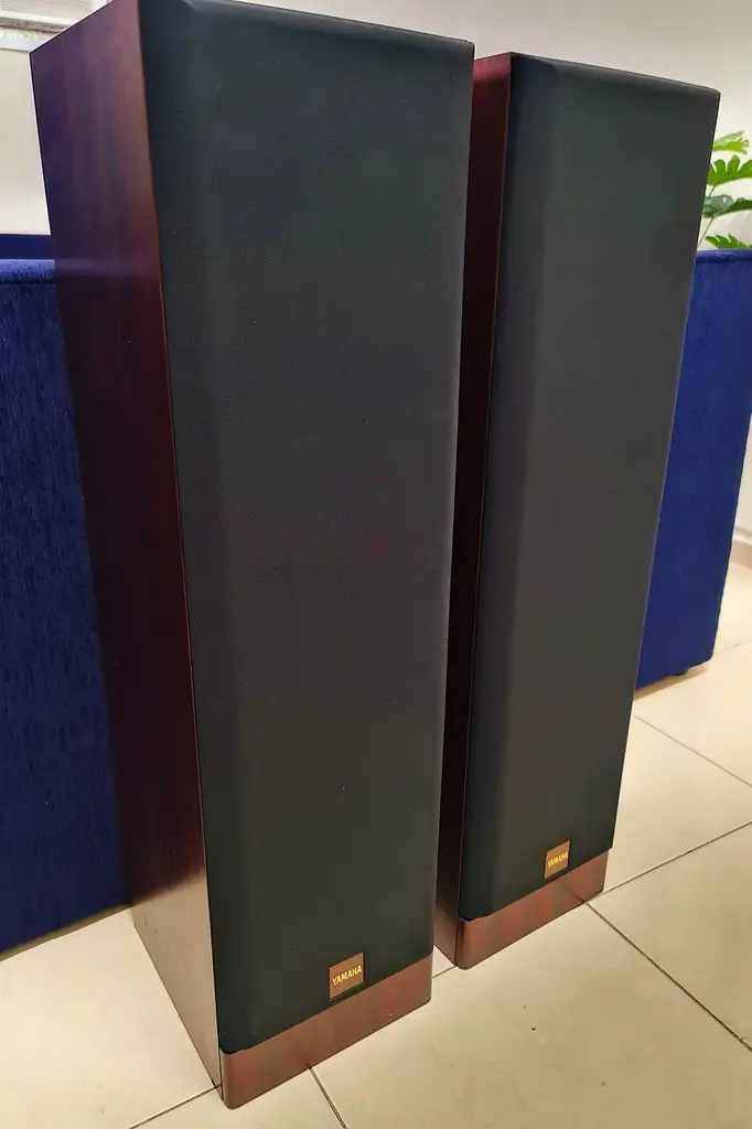 TOWER SPEAKERS YAMAHA