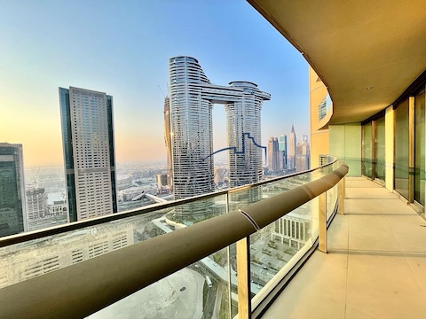 Vacant | Great Deal | Stunning Address Sky View