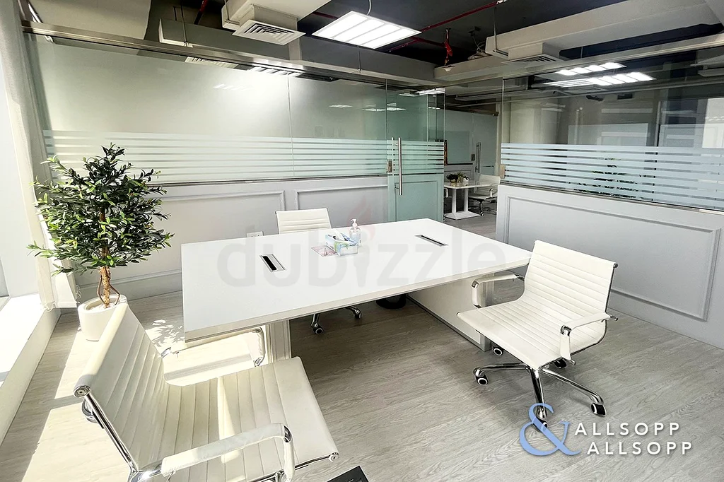 Luxury Fitted | Grade A Tower | Vacant Now
