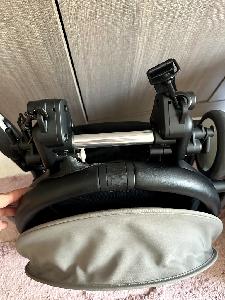 Yoyo 2 stroller with car seat in perfect condition62864710943619112