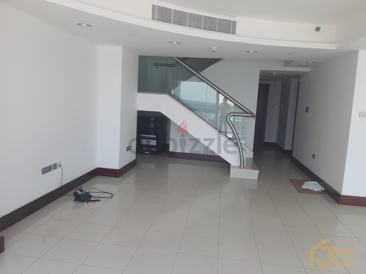 Duplex Brand New 4 Bd | Prime Location | High Floor | City View | Vacant