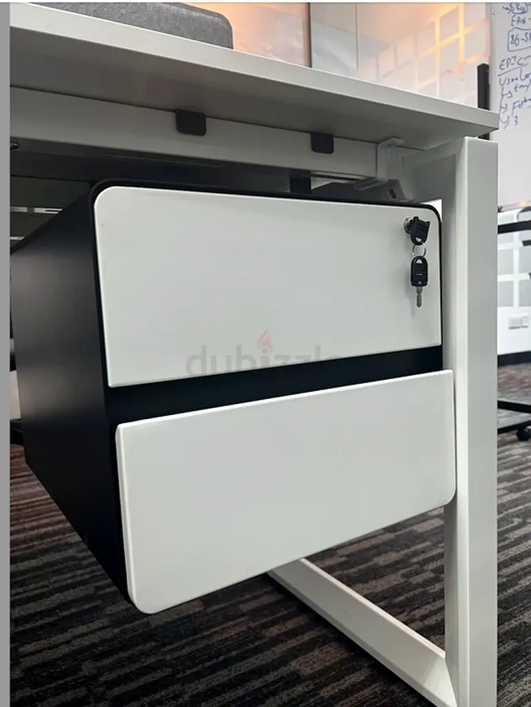 Workspace Office Desk Face to Face workstation