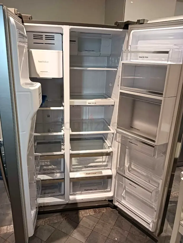 Daewoo Fridge Freezer Side By Side with water dispenser lce maker