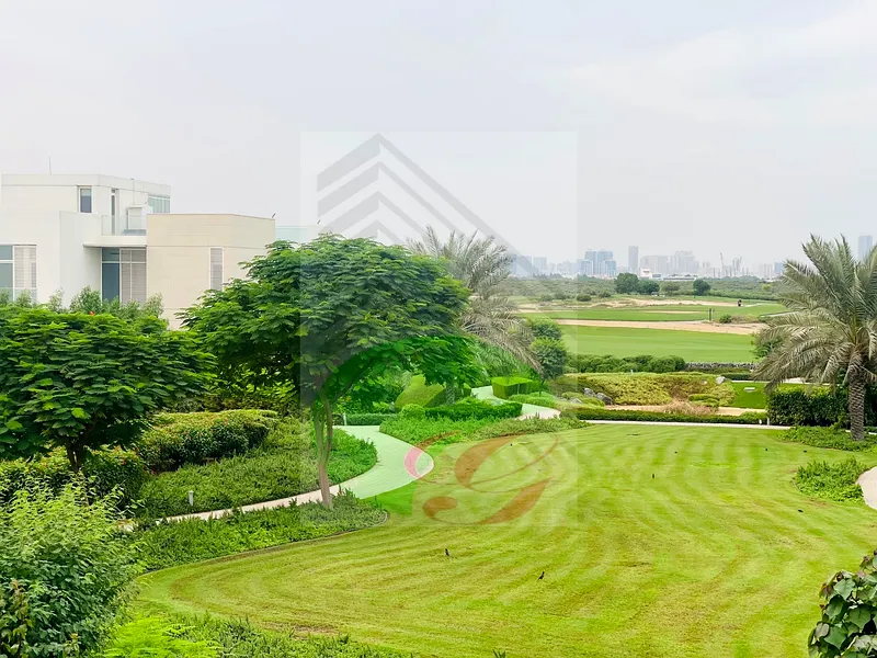 Land for Sale CENTRAL PARK CORNER VILLA RESIDENTIAL PLOT / WITH