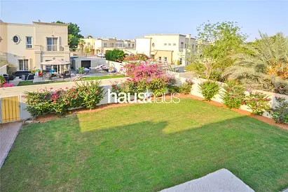 Close To Pool And Park | Sun-filled | Exclusive