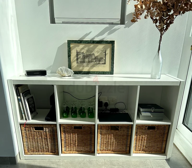 IKEA Kallax shelving unit plus 4 rattan boxes MINT conditions