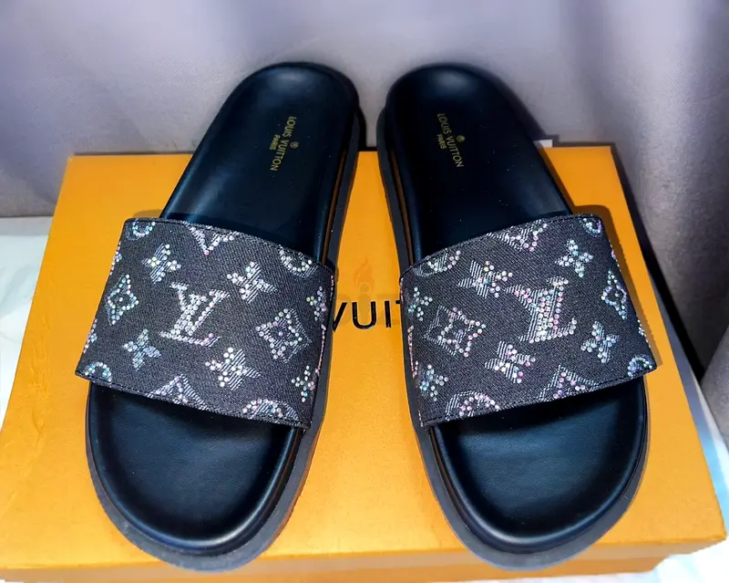 LOUIS VUITTON Slippers for Men