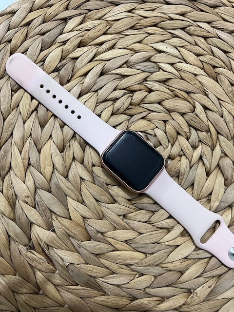 Apple Watch SE 40mm A2351 GPS - Gold w/Pink Sand Sport Band