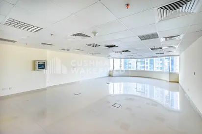 Fully Fitted | Mid Floor | Open Plan | Pantry