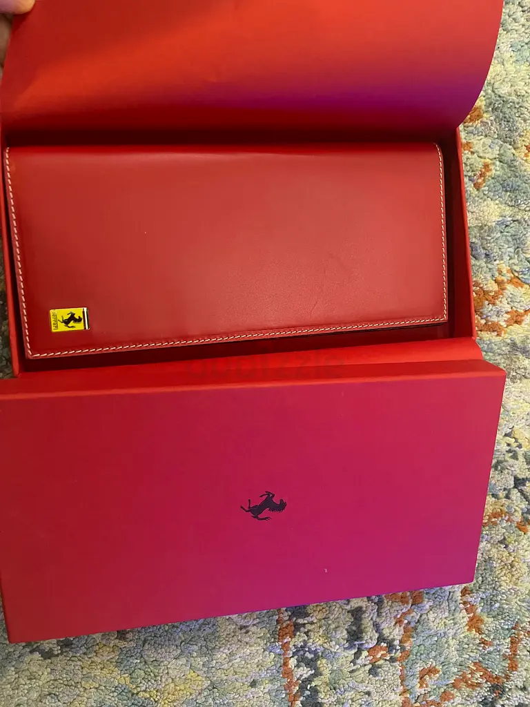 Ferrari leather wallet ( Made in Italy )