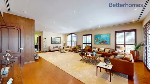 Custom Built I Spacious I Upgraded I Corner